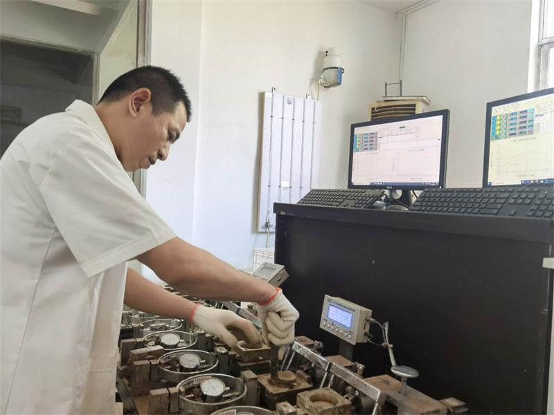 公司同002A：土工試驗(yàn)甲級(jí)，可以承擔(dān)甲級(jí)及以下工程勘察資格所能承擔(dān)工程勘察項(xiàng)目的土工試驗(yàn)任務(wù)； 聯(lián)系人：任玲，電話：18653883892(圖2)